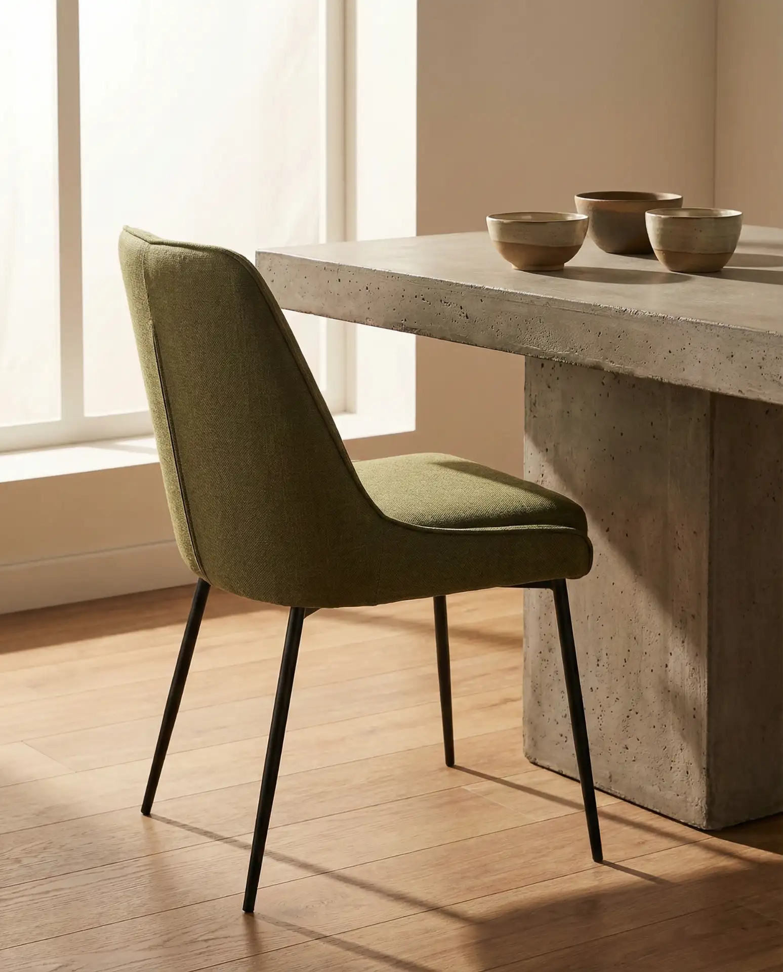 Vibrant Green Chairs as Nature-Inspired Focal Points 1