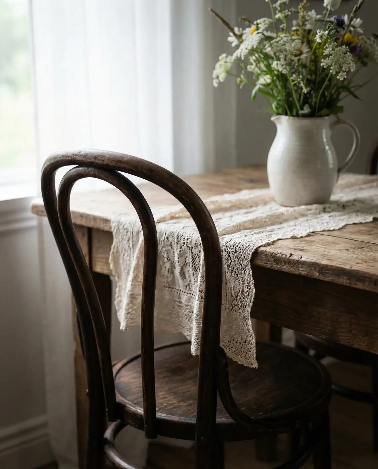 Restored Vintage Chairs That Add Soul and Story 2