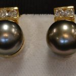 18kt black pearl earrings with diamonds (859-157) QXSOMFV