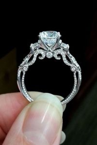 30 custom engagement rings that feel like they were created just for NRKQHSK