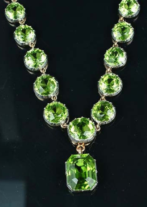 a late 19th century peridot necklace, designed as a graduated rivière of FDRXAQA