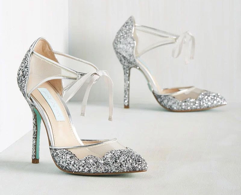 beautiful silver wedding shoes as seen on @offbeatbride WAEMHBT