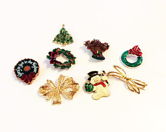 christmas brooches lot, lot of eight decorative brooches for crafts,  repurposed RBAVEBU