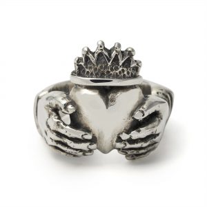 claddagh ring claddagh-ring-front 16464480_228316160967108_8126565727374147584_n VJQTIJG