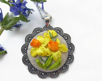 embroidered homemade jewelry necklace lace flower jewelry daffodils  embroidery ribbon necklace HHRMRDE
