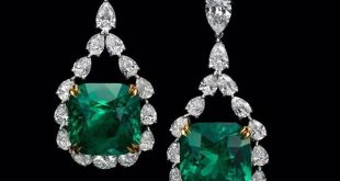 emerald earrings feast your eyes on our rare and transparent 17 carats each cushion RGUIHZM