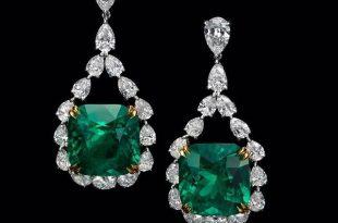 emerald earrings feast your eyes on our rare and transparent 17 carats each cushion RGUIHZM