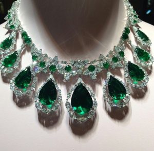 emerald jewelry david morris debuts at the biennale des antiquaires 2014 in paris. emerald VHHSNWI