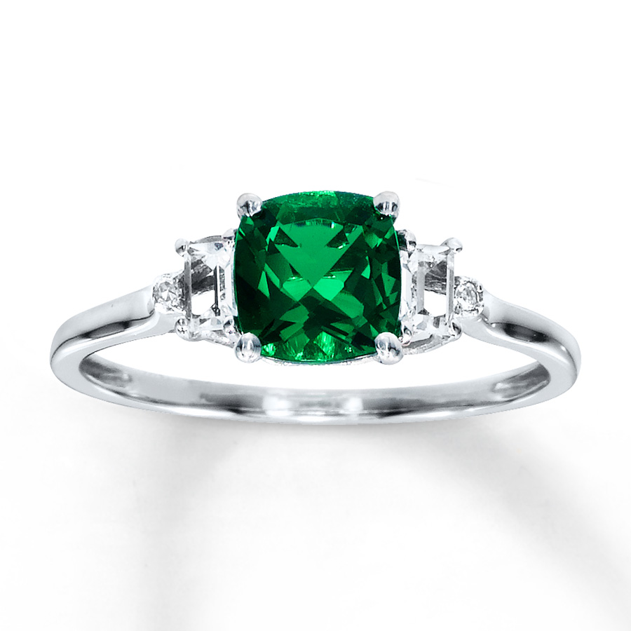 emerald ring hover to zoom FZAYTWX