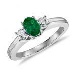 emerald ring petite emerald and diamond ring in 18k white gold (6x4mm) VXYVUYK