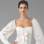 guide to wearing low cut blouse SWIZXUV