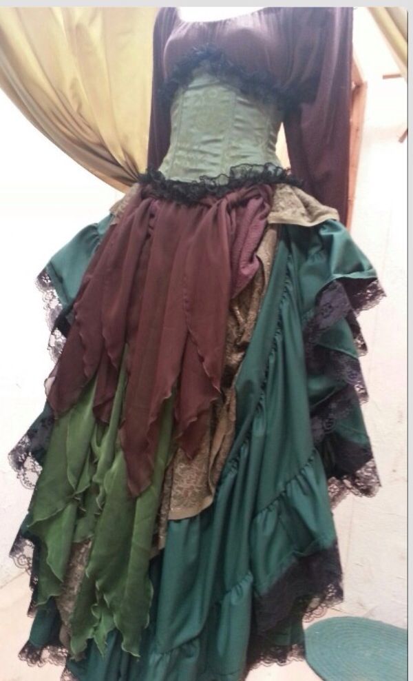 gypsy skirt renaissance gypsy style- this might be fun to try. love all the layers in QGCKVZS