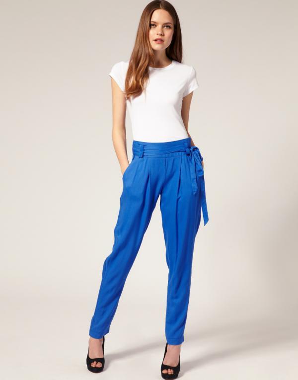Choose variations in blue pants for best experiences