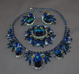 learn how much your vintage costume jewelry is worth BKRSCWE