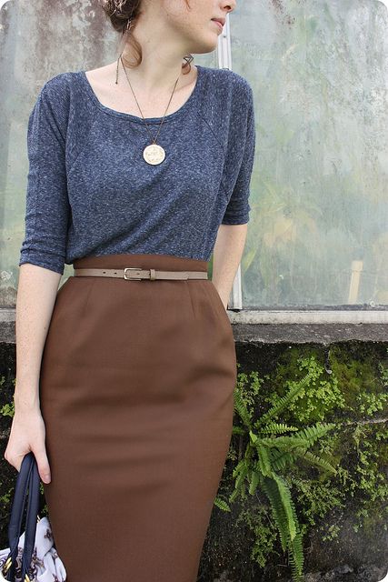 loose heather grey 3/4-length sleeve top, brown pencil skirt, skinny ZQZYAGZ