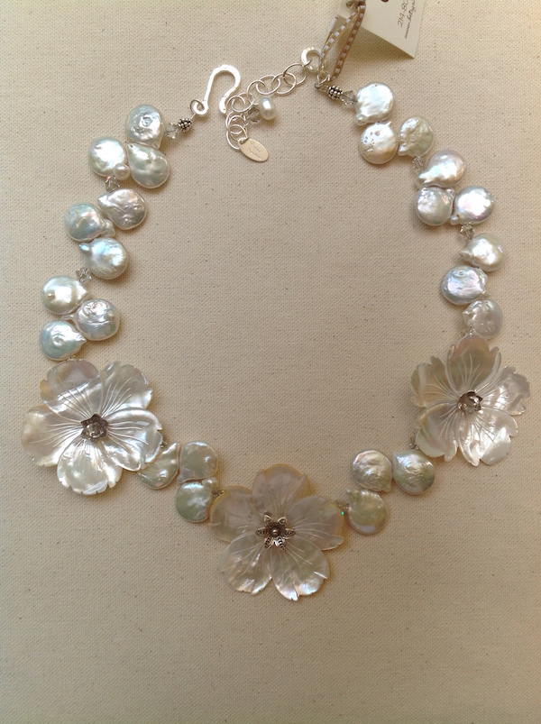 mother of pearl necklace mother of pearl flower necklace600 YRHTYKP