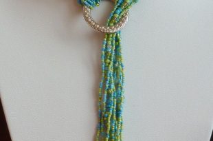 necklace beads double collier chaine laiton avec clé et médaille. rose. seed bead necklacelariat KNFJCHW