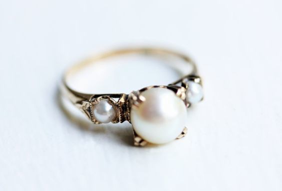 pearl engagement rings vintage gold three pearl engagement ring FMKKGNE