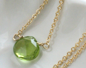 peridot necklace - simple peridot pendant - green gemstone - august QHHBEYI