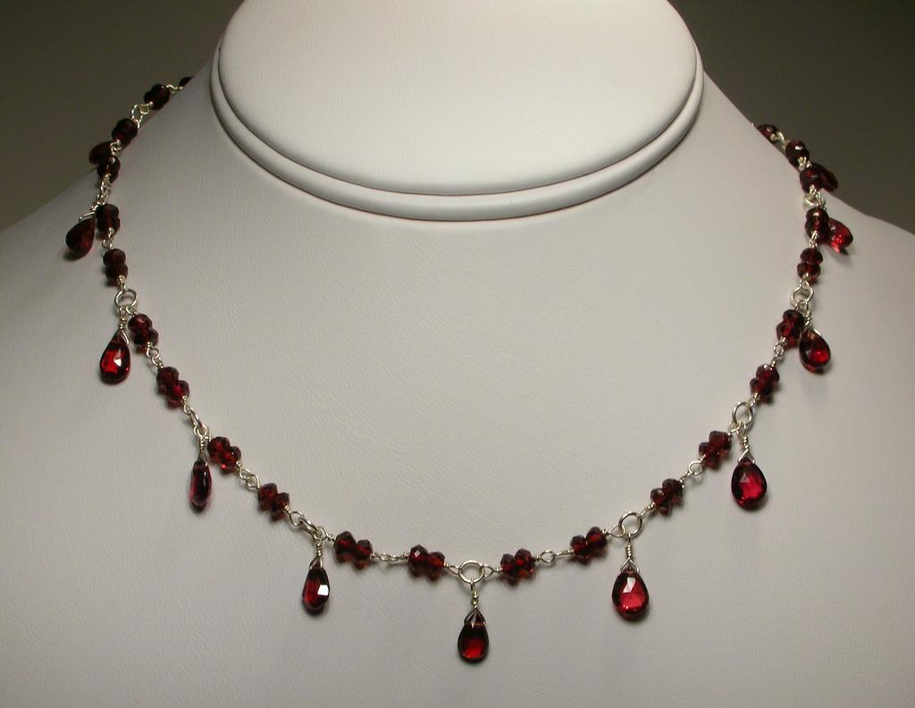 sterling silver garnet necklace with pear drops QNCIRPU