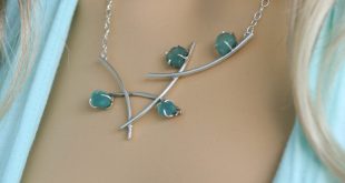 the margaret sea glass necklace in aqua sea glass VREQNHZ