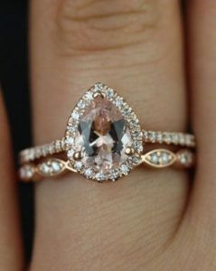 unique engagement rings a pear halo engagement ring and scalloped band are all the rage QZTPQFA