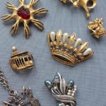 vintage brooches collection of tortolani costume brooches OHIHPEV