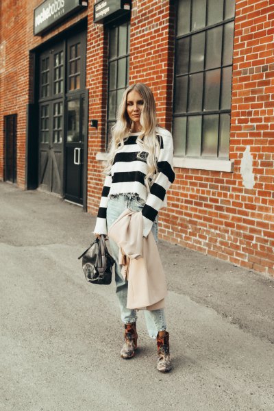 Black and white wide striped sweater with boyfriend jeans