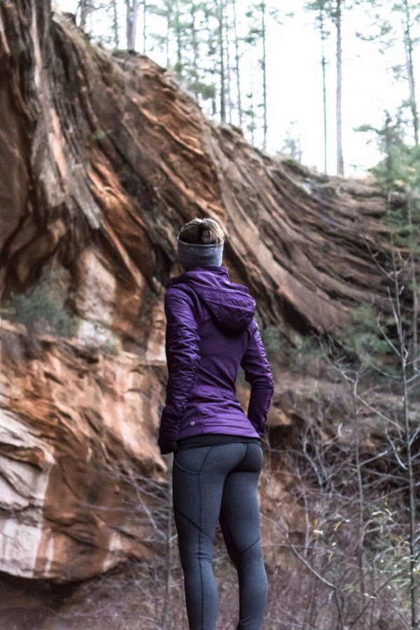 The best outfit ideas for women's hiking jackets