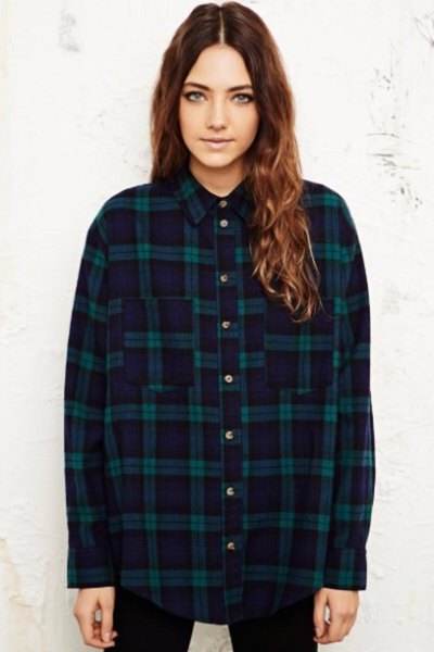 Navy blue checked boyfriend flannel shirt with black skinny jeans