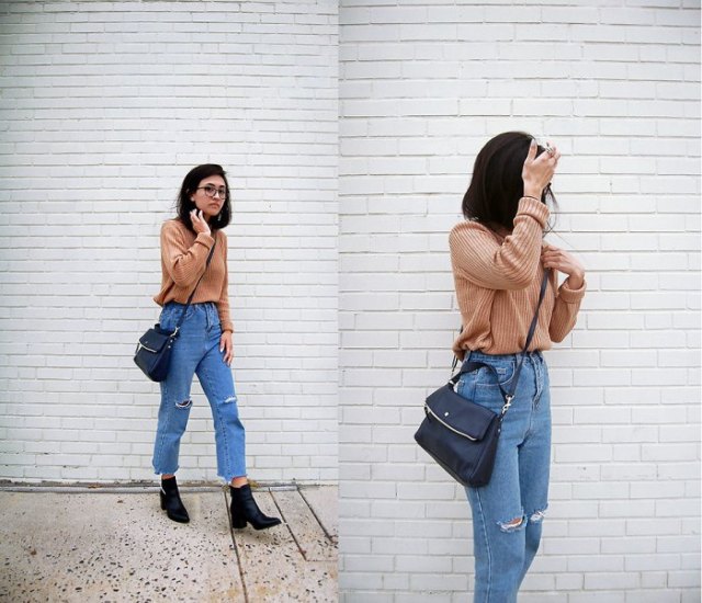 tan ribbed sweater with mom jeans