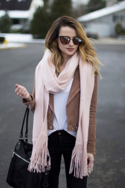 White wool scarf with fringes and camel suede blazer jacket