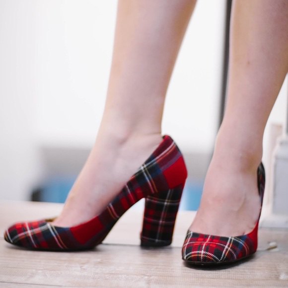 Best Checked Heels Outfit Ideas for Women