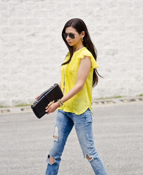 Yellow cap sleeve blouse and blue boyfriend jeans