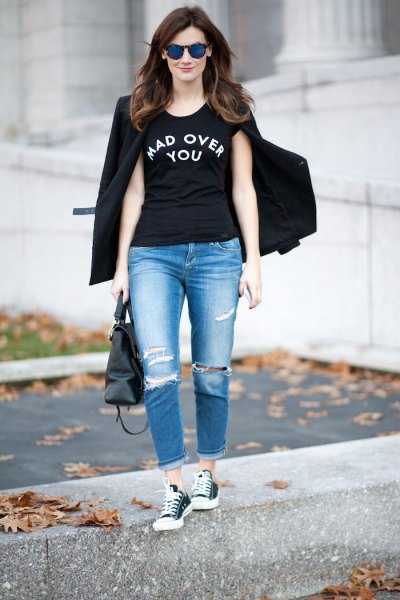 Black cool graphic t-shirt with blazer and boyfriend jeans