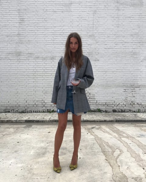 Long blazer coat with white fitted t-shirt and blue denim mini skirt