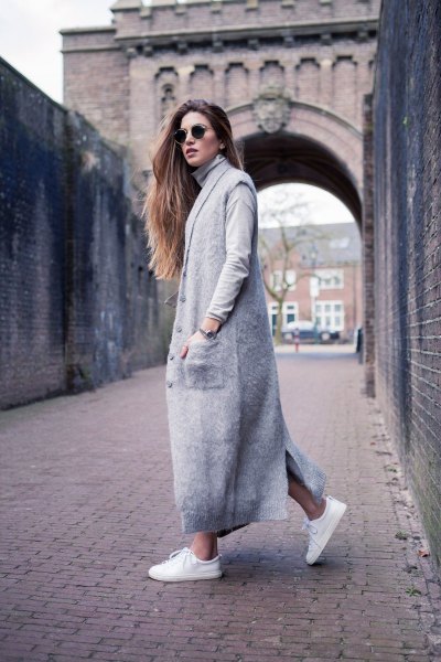 Gray cashmere maxi cardigan with denim shorts and white sneakers