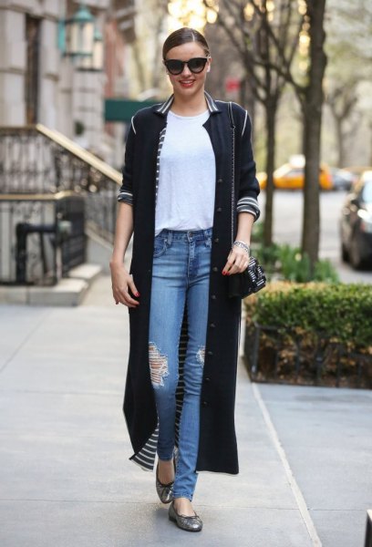 Black maxi cardigan with half sleeves and blue ripped jeans