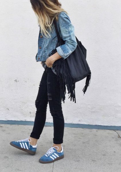 Blue jacket with black skinny jeans and denim low-top casual running shoes