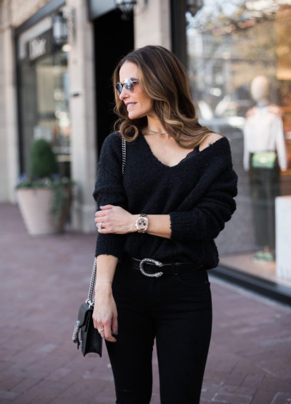 The best outfit ideas for a black V-neck sweater for women
