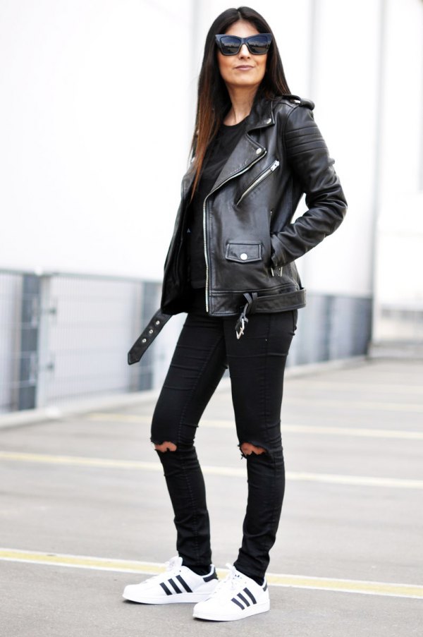 How to Wear Black Knee Ripped Jeans: Best 13 Outfit Ideas for Women