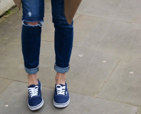 How to Style Walking Sneakers: Top 15 Lovely & Youthful Outfit Ideas for Ladies