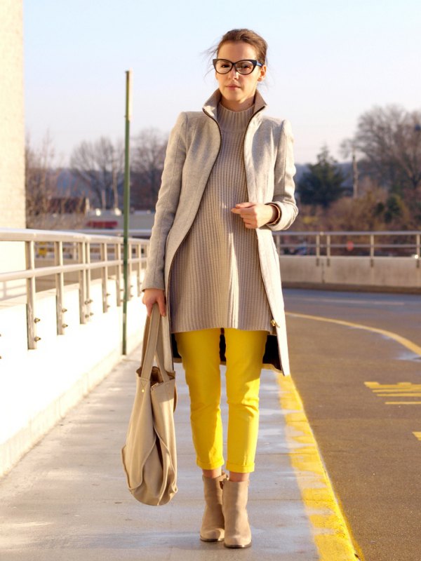 The best yellow pants outfit ideas for women