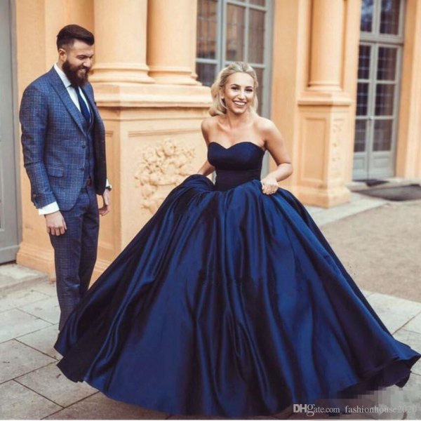Best 13 Navy Blue Gown Outfit Ideas for Women