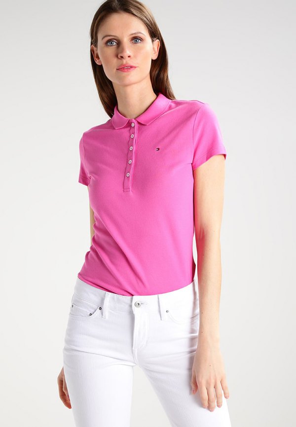 The best pink polo shirt outfit ideas for women
