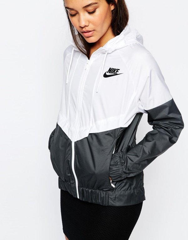 Best white Nike windbreaker outfit ideas for women