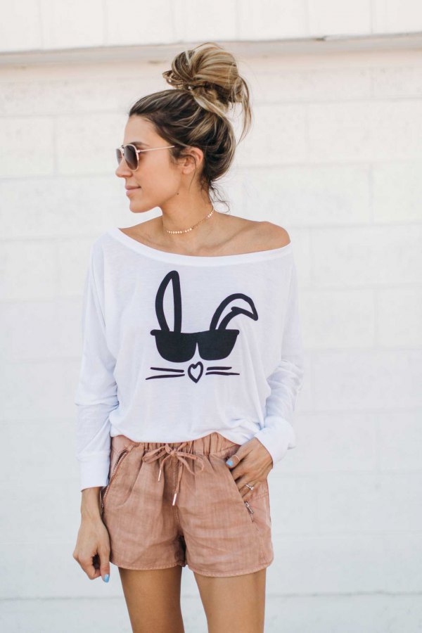 How to Wear Long Sleeve Graphic T Shirt: Top 15 Outfit Ideas for Women