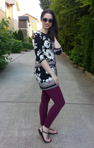 Black and White Floral Tunic Top with Gray Leggings