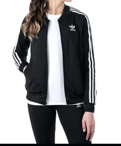 Black and white jacket with t-shirt and running tights