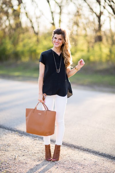 Black chiffon short-sleeved blouse with white skinny jeans